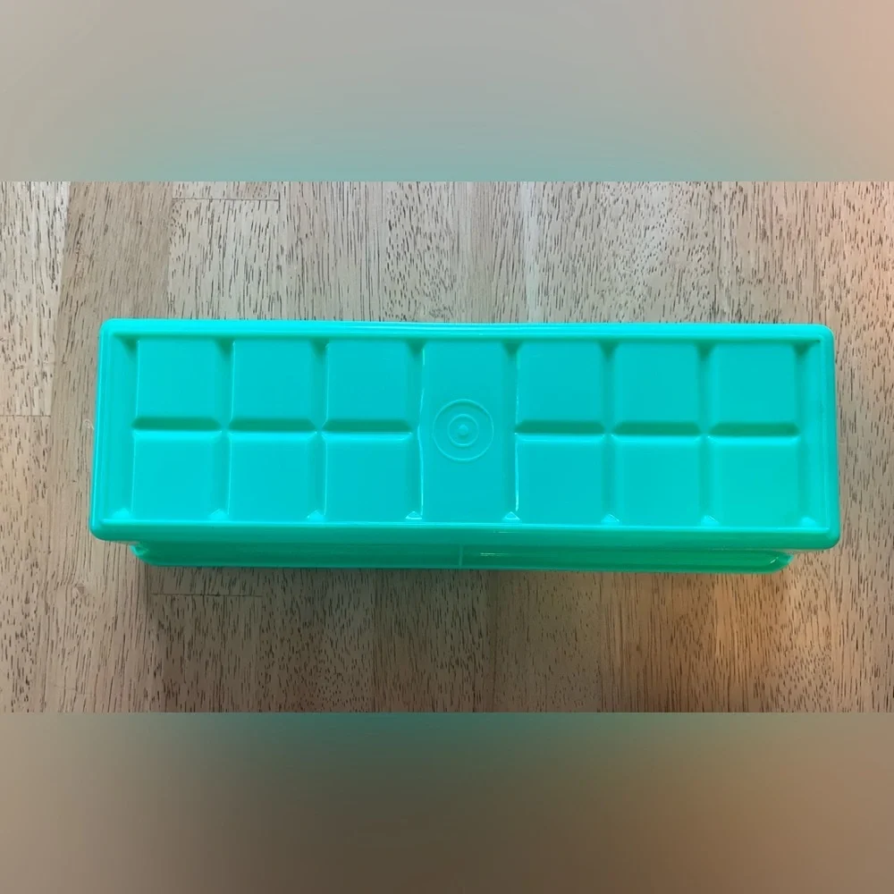 Vintage Tupperware Jadite Green #892-5 Celery Vegetable Container & Lid